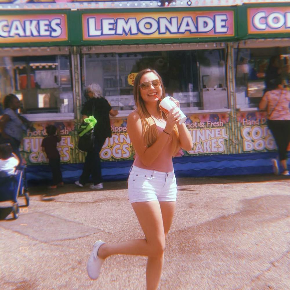 Meet your Posher, Makayla